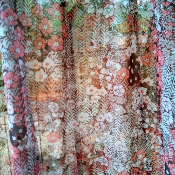 Flower Blouse - Picture 2 of 5